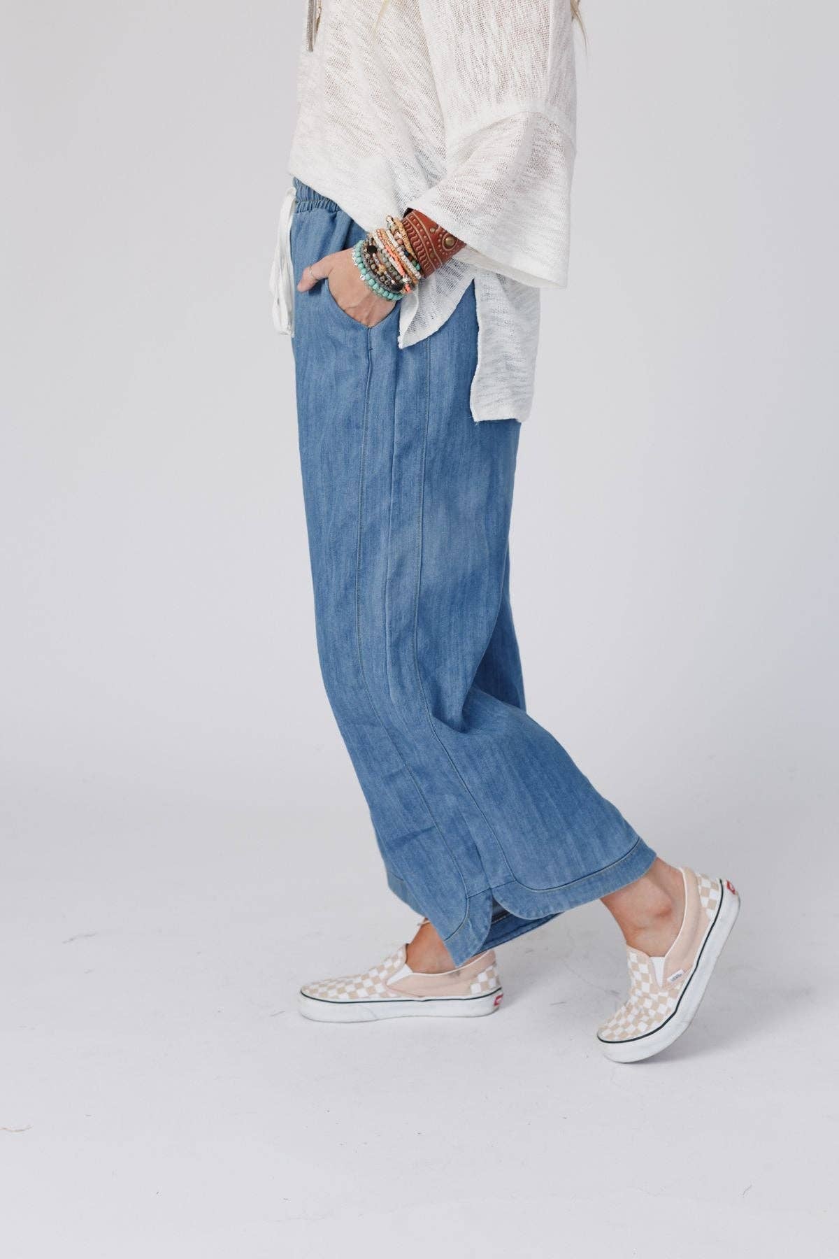 Three Bird Nest - So Comfy Wide Leg Cropped Pant - Denim: L